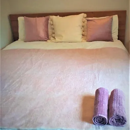 Self Check-in Spacious In A Quiet Area リガ