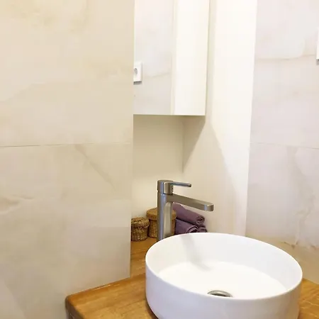 Apartment Self Check-in Spacious In A Quiet Area *
